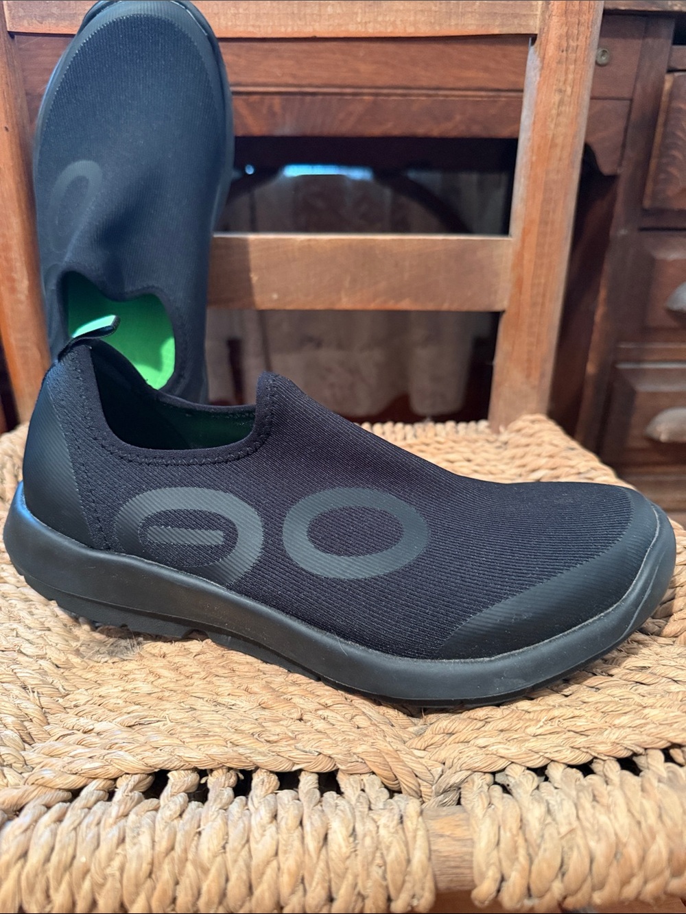OOFOS Men's Black Slip-On Recovery Shoe with Subtle Gray Logo